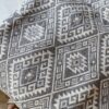 Mizar Tagesdecke Utta grau Motiv