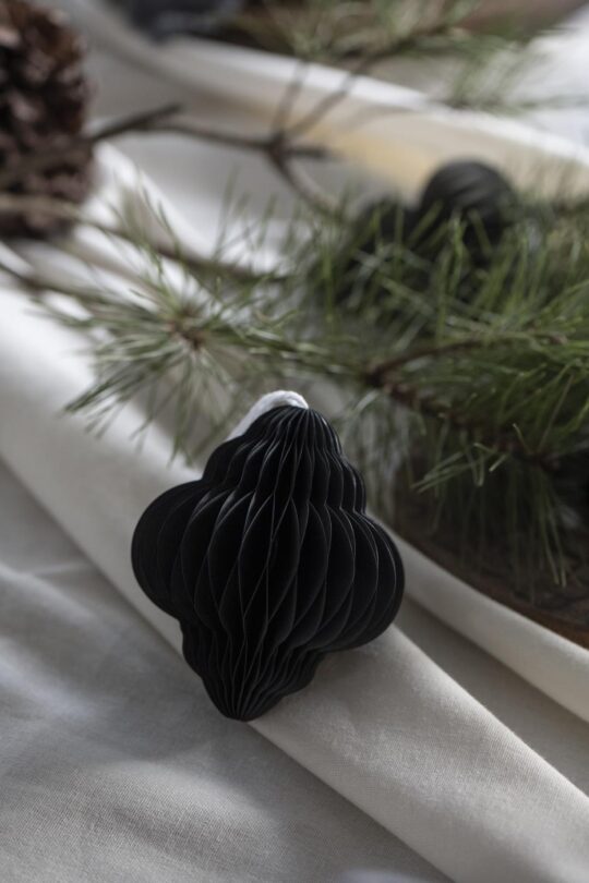 IB Laursen Weihnachtsschmuck zum hängen *Juwel* gefaltetes Papier schwarz Details