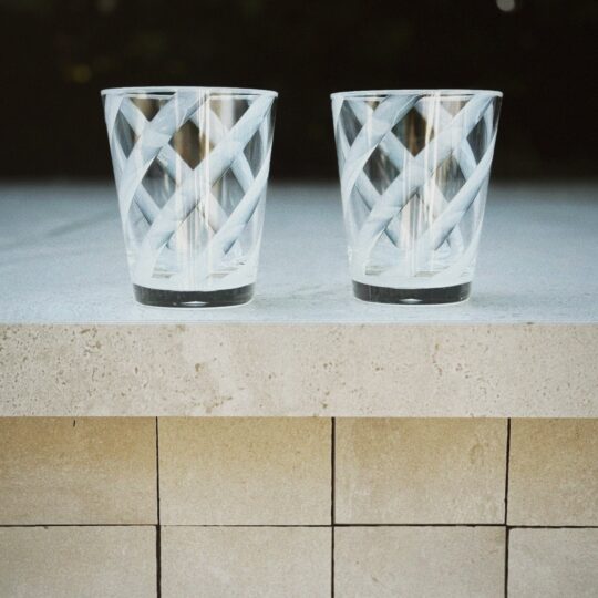 Trinkbecher Outdoor Methacrylat - Spiralglas und Flasche