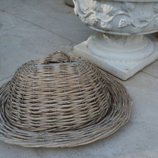 Abdeckhaube mit Korbteller *Loreté* geschlossen